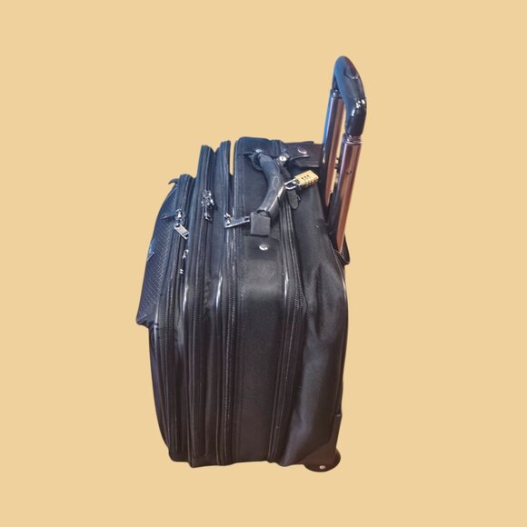 Deluxe TUMI 2-wheeled Laptop Brief Travel Case  - Gently Used - Great Condition - Picture 6 of 12